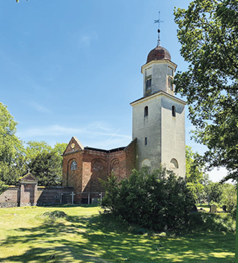 Außenansicht der Kirche Hohenjesar